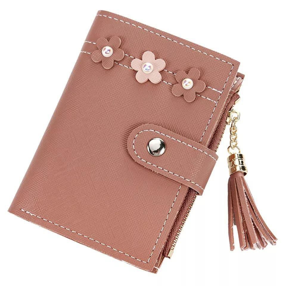 Dompet Coklat dengan aksesori bunga berukuran mini cukup untuk koin dan kartu