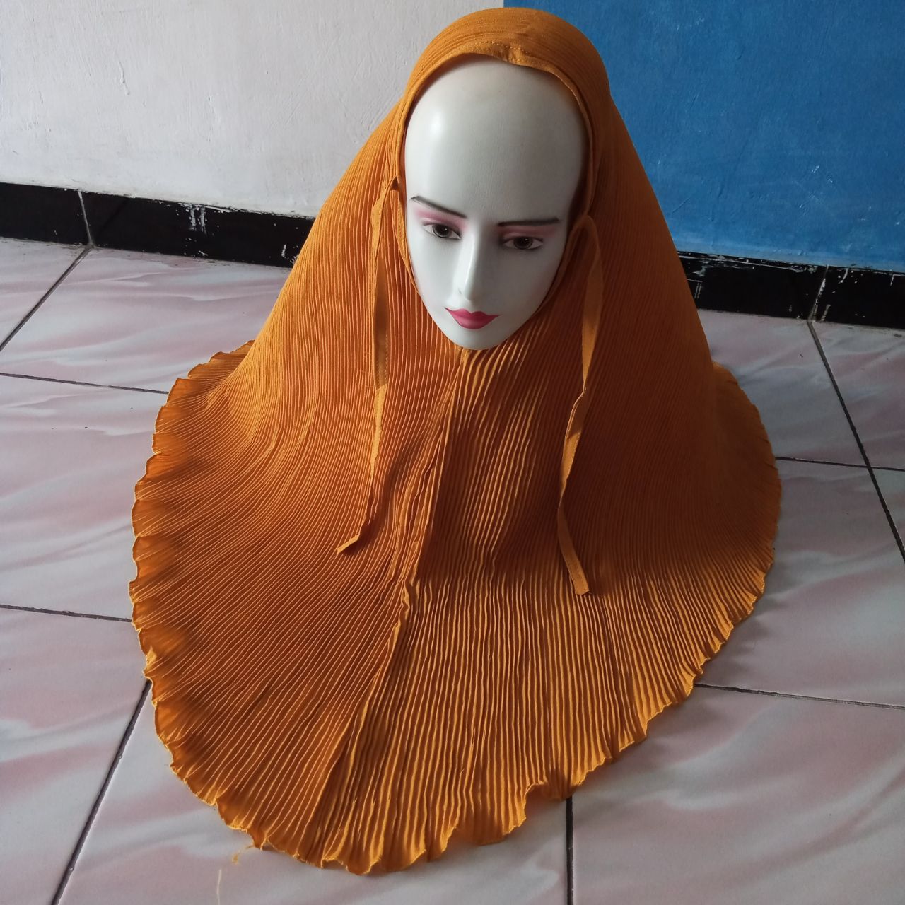 ini adalah Bergo Plisket Mustard, size: Panjang depan 72 cm, Belakang 82 cm, material: Cotton Diamond Italiano, color: yellow mustard, brand: JilbabbergoIndonesia, age_group: all ages, gender: female