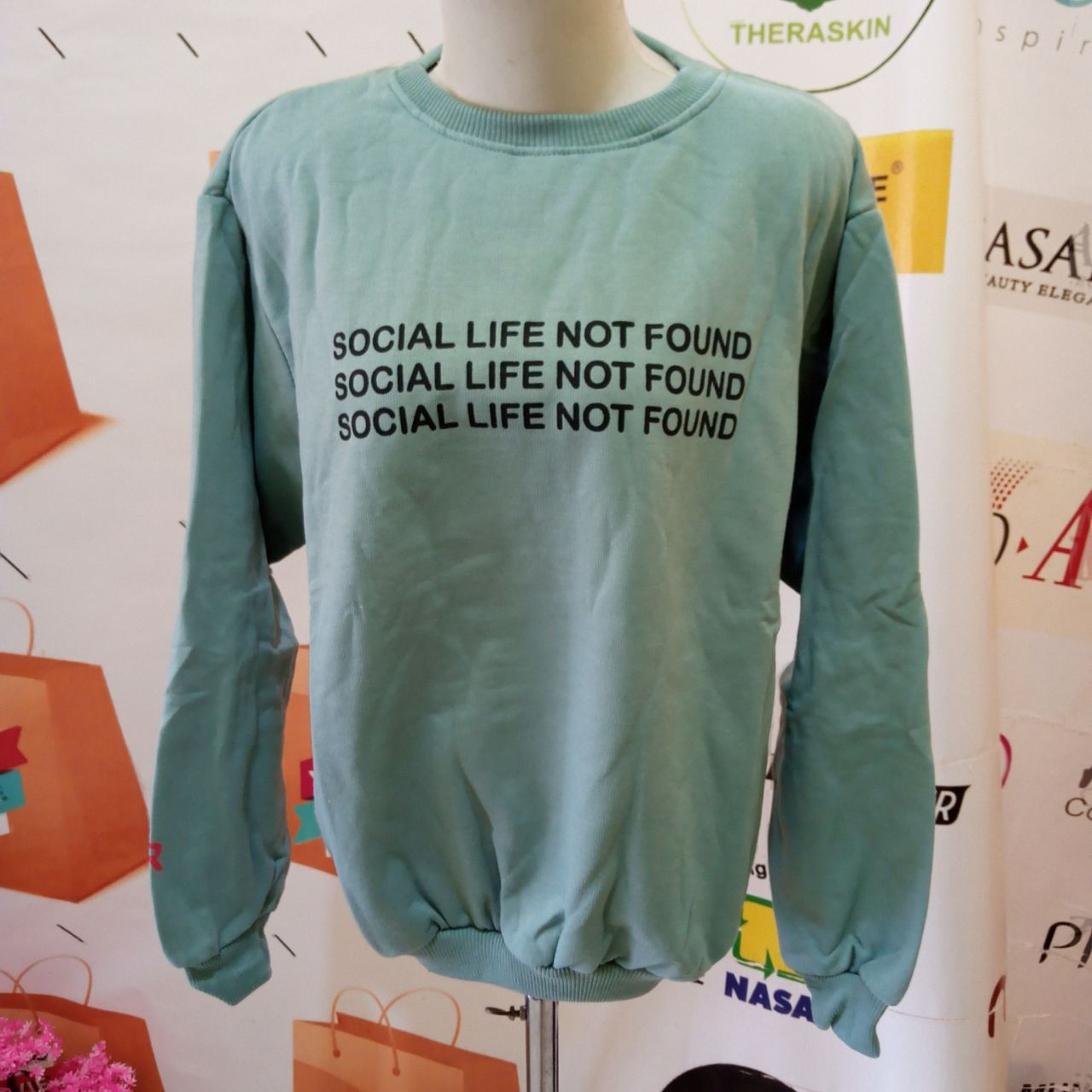 ini adalah Sweater Sosial Mint, size: LD 90cm, Panjang 60cm, material: Fleece, color: Green mint, brand: jaketindonesia, age_group: all ages, gender: unisex