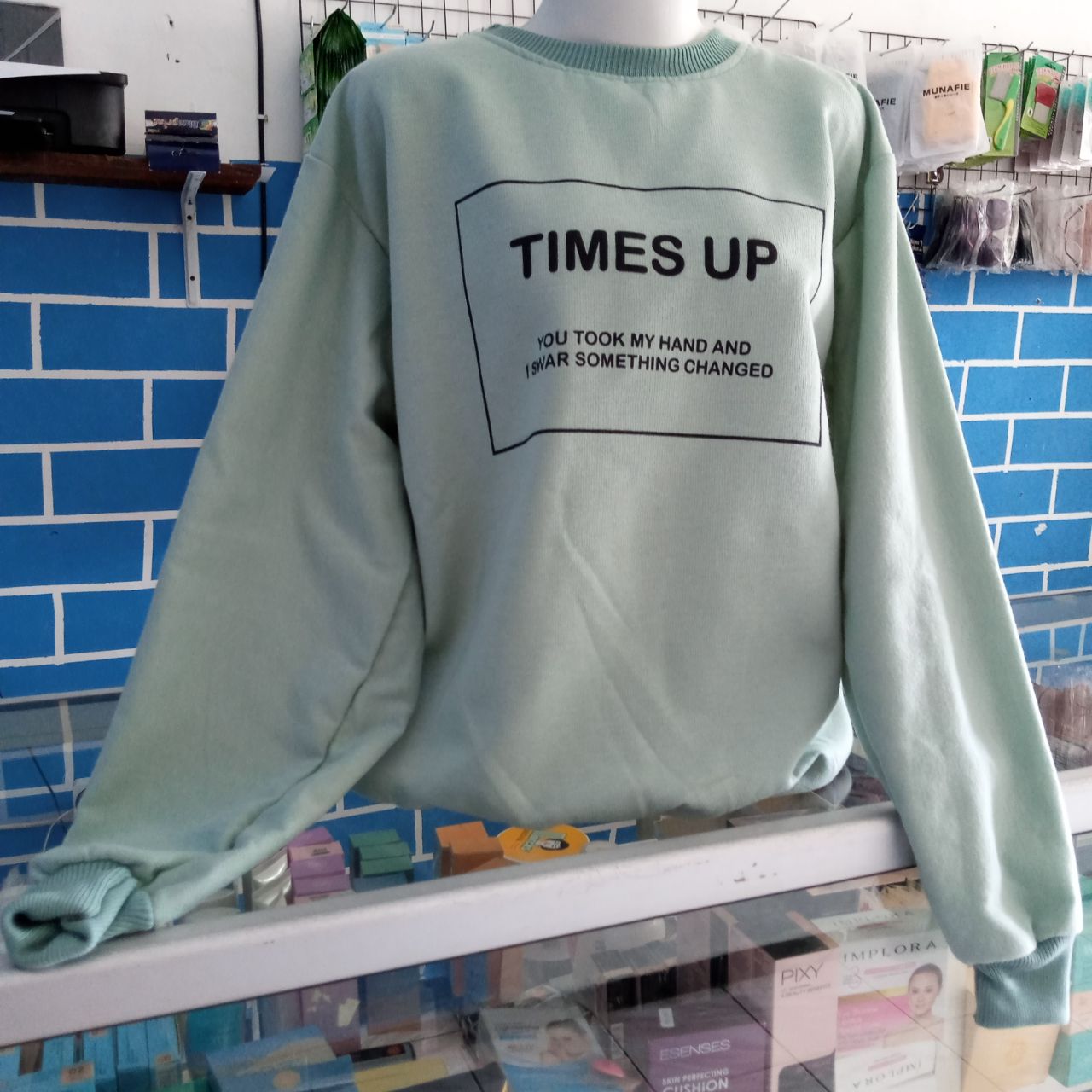 ini adalah Sweater Time Mint, size: LD 90cm, Panjang 60cm, material: Fleece, color: Green mint, brand: jaketindonesia, age_group: all ages, gender: unisex