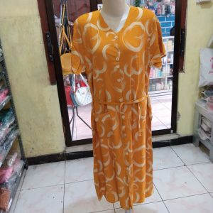 ini adalah Daster Kancing Rayon, size: XL, material: Rayon, color: yellow, brand: Bajuwanitaindonesia, age_group: all ages, gender: female