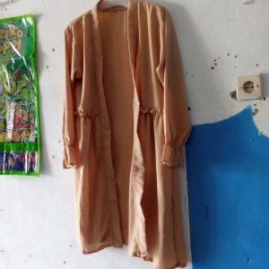 ini adalah Outer Delaya Cream, size: LD 102cm, material: mosscrepe, color: Cream, brand: Tunik Vievie House, age_group: all ages, gender: female