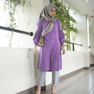 ini adalah Tunik Diara Lavender, size: Ld +- 102cm, material: mosscrepe, color: purple lavender, brand: Tunik Vievie House, age_group: all ages, gender: female