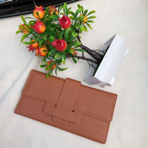 ini adalah Dompet Bian Coklat, size: 20 cm x 12 cm, material: synthetic, color: Chocholate, brand: Dompetindonesia, age_group: all ages, gender: female