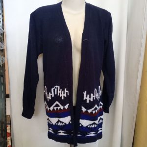 ini adalah Cardy Entika Navy, size: L, material: Wol, color: Nevy, brand: Rajut cardy indonesia, age_group: all ages, gender: female