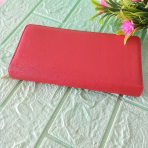 ini adalah Dompet Simple Merah, size: 20 cm x 12 cm, material: synthetic, color: red, brand: Dompetindonesia, age_group: all ages, gender: female