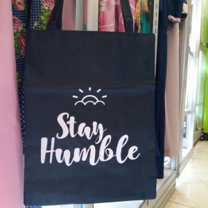 ini adalah Totebag Stay, size: 40cm x 35cm, material: canvas, color: black, brand: totebagbjnindonesia, age_group: all ages, gender: female