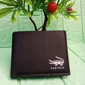 ini adalah Dompet Pria Buaya Coklat, size: medium, material: synthetic, color: Brown, brand: Dompetindonesia, age_group: all ages, gender: male