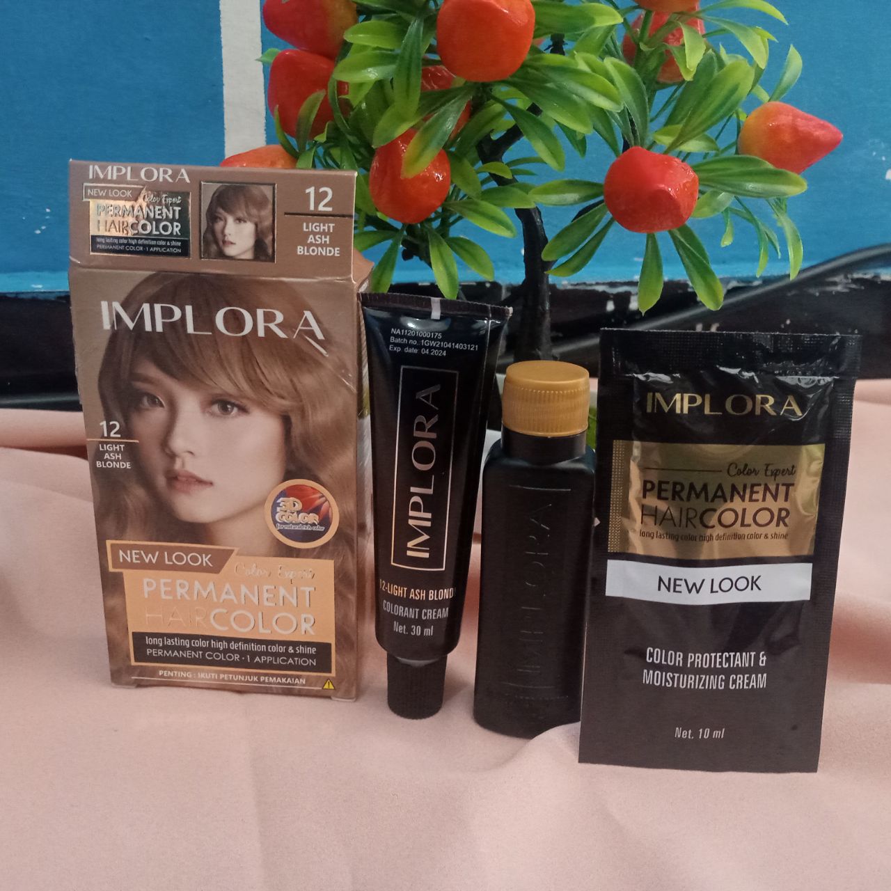 ini adalah Implora Hair Color 12 Light Ash Blonde, brand: Implora, age_group: all ages, gender: unisex