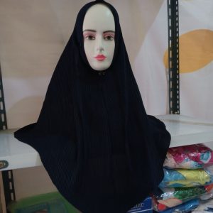 ini adalah Bergo Plisket Navy, size: Panjang depan 72 cm, Belakang 82 cm, material: Cotton Diamond Italiano, color: nevy, brand: JilbabbergoIndonesia, age_group: all ages, gender: female