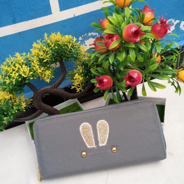 ini adalah Dompet Pebi Abu, size: 20 cm x 12 cm, material: synthetic, color: grey, brand: Dompetindonesia, age_group: all ages, gender: female