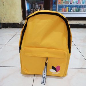 ini adalah Tas Feme Kuning, size: Panjang 28cm x Tinggi 40cm x Lebar 15cm, material: canvas, color: yellow, brand: tasranselfeindonesia, age_group: all ages, gender: female