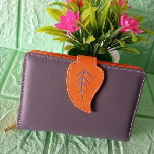 ini adalah Dompet Daun Orange, size: 13 cm x 9,5 cm, material: synthetic, color: grey, brand: dompetminileaf, age_group: all ages, gender: female