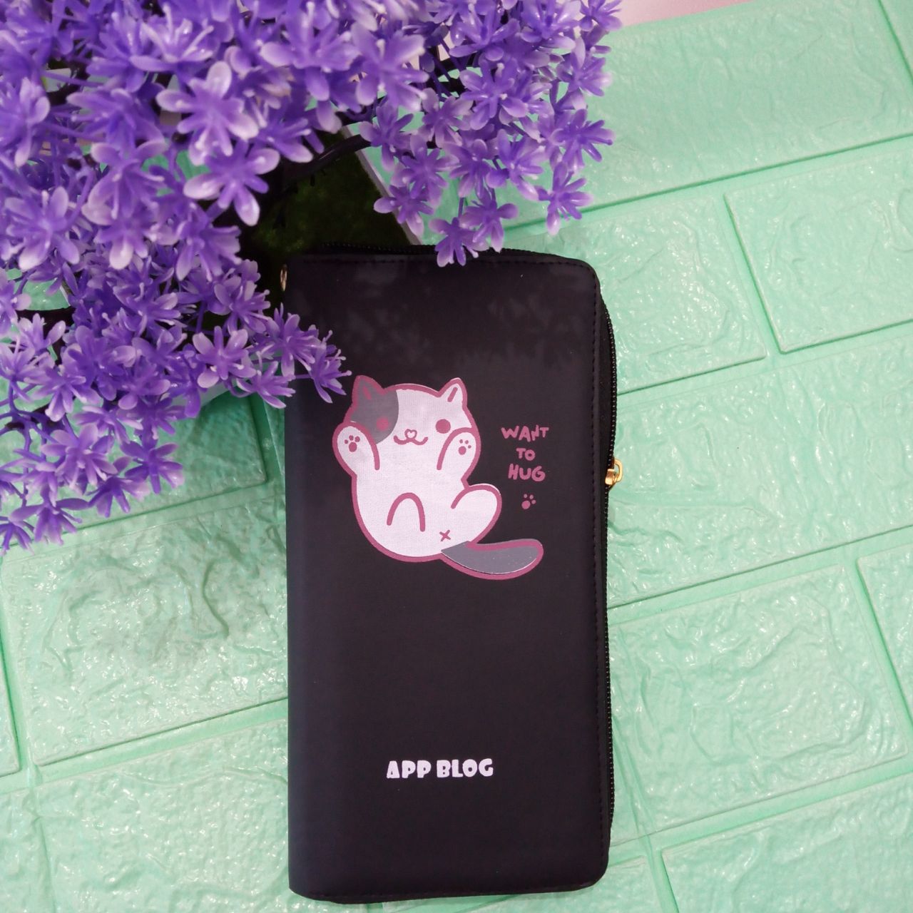 ini adalah Dompet Kucing Panjang Hitam, size: 20 cm x 12 cm, material: synthetic, color: black, brand: Dompetindonesia, age_group: all ages, gender: female