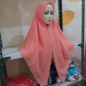 ini adalah Bella Square Salem, size: 115 cm x 115 cm, material: Double Hycont , color: pink salem, brand: Kerudungsegiempatindonesia, age_group: all ages, gender: female