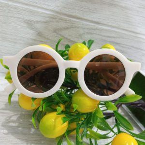 ini adalah Kacamata Anak Polos Cream, size: 11.5cm,4.5cm,1.2cm, material: plastic, color: cream, brand: aksesorianakindonesia, age_group: kids, gender: unisex