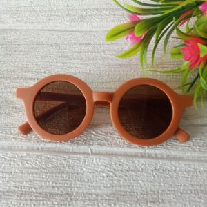 ini adalah Kacamata Anak Polos Orange, size: 11.5cm,4.5cm,1.2cm, material: plastic, color: orange, brand: aksesorianakindonesia, age_group: kids, gender: unisex