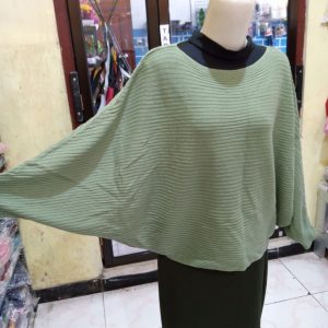 ini adalah Rajut Batwing Mint, size: P66cm, P.lengan 60cm, Lingkar baju bawah 100cm, material: wol, color: green mint, brand: Rajutbatwingbjn, age_group: all ages, gender: female
