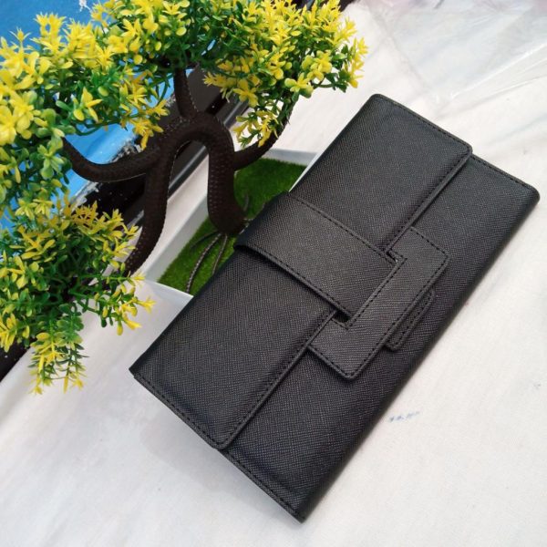 ini adalah Dompet Bian Hitam, size: 20 cm x 12 cm, material: synthetic, color: black, brand: Dompetindonesia, age_group: all ages, gender: female