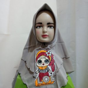 ini adalah Jilbab Anak LOL 2L Abu, size: L, material: Jersey, color: grey, brand: hijablolanak, age_group: kids, gender: female
