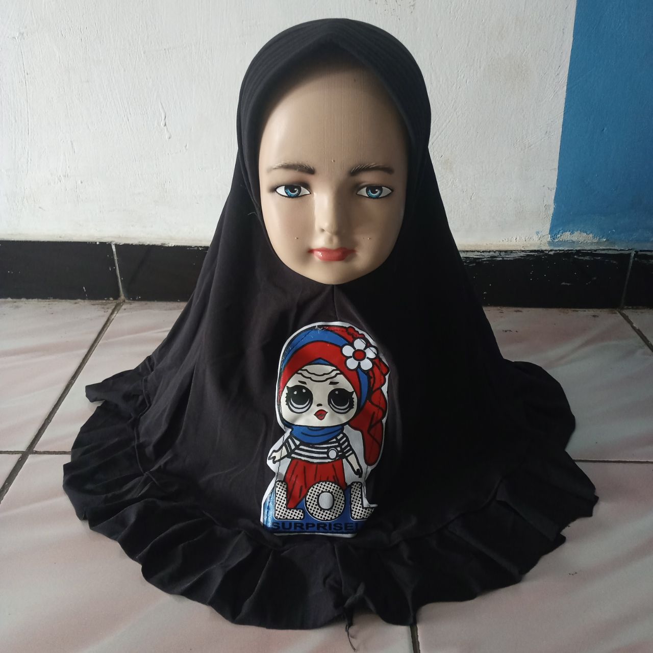 ini adalah Jilbab Anak LOL Hitam, size: L, material: Jersey, color: black, brand: hijablolanak, age_group: kids, gender: female