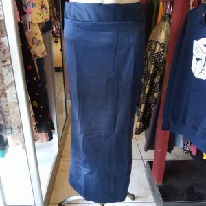 ini adalah Rok Span Navy, size: Long 90cm, material: scuba, color: Nevy, brand: rokpanjangvievie, age_group: all ages, gender: female