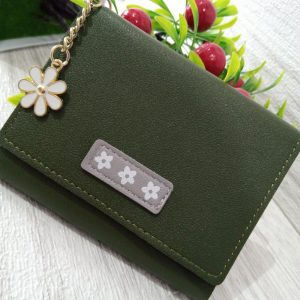 ini adalah Dompet 3Desi Army, size: 11 cm x 9.5 cm, material: synthetic, color: green army, brand: Dompet3desibjn, age_group: all ages, gender: female