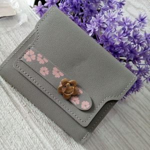 ini adalah Dompet Bunga Cinta Abu, size: 11 cm x 9.5 cm, material: synthetic, color: grey, brand: dompet bucin bjn, age_group: all ages, gender: female