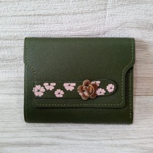 ini adalah Dompet Bunga Cinta Army, size: 11 cm x 9.5 cm, material: synthetic, color: green army, brand: dompet bucin bjn, age_group: all ages, gender: female