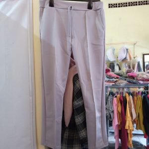 ini adalah Doty Pant Jumbo Abu, size: long 89cm, material: Scuba, color: grey, brand: dotyjumbobjn, age_group: all ages, gender: female