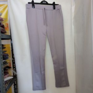 ini adalah Doty Pant Jumbo Abu Muda, size: long 89cm, material: Scuba, color: light grey, brand: dotyjumbobjn, age_group: all ages, gender: female