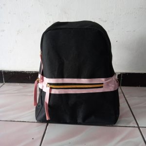 ini adalah Tas Bana Hitam, size: 30 cm x 25 cm, material: mikro, color: black, brand: tasranselbanabjn, age_group: all ages, gender: unisex