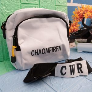ini adalah Tas Febi Putih, size: 24 cm x 21 cm, material: Mikro, color: white, brand: tasfebiindonesia, age_group: all ages, gender: unisex