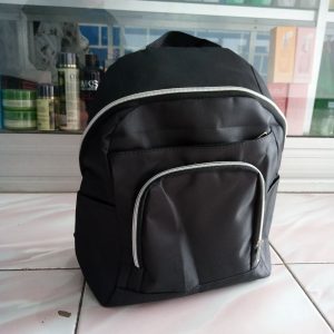 ini adalah Tas Niara Hitam, size: 30 cm x 25 cm, material: mikro, color: black, brand: tasniarabjn, age_group: all ages, gender: unisex