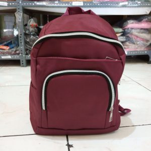 ini adalah Tas Niara Marun, size: 30 cm x 25 cm, material: mikro, color: maroon, brand: tasniarabjn, age_group: all ages, gender: unisex