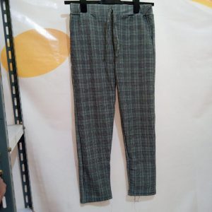 ini adalah Celana Doty Kotak Abu, size: Long 91cm, material: Scuba, color: dark grey, brand: dotykotakbjn, age_group: all ages, gender: female