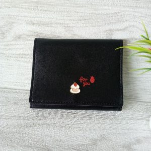 ini adalah Dompet Cake Hitam, size: 11 cm x 9.5 cm, material: synthetic, color: black, brand: dompetcakebjn, age_group: all ages, gender: female