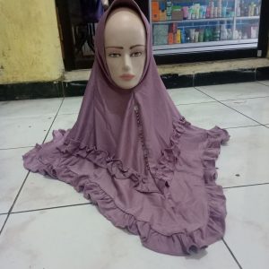 ini adalah Jilbab Zaskia Rempel Lavender, size: L, material: jersey, color: purple lavender, brand: Jilbabzaskiabjn, age_group: all ages, gender: female