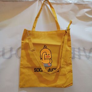 ini adalah Totebag Bebek Kuning, size: 40cm x 33cm, material: canvas, color: yellow, brand: toteigindonesia, age_group: all ages, gender: female