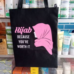ini adalah Totebag Hijapink, size: 40cm x 35cm, material: canvas, color: black, brand: toteigindonesia, age_group: all ages, gender: female
