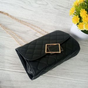 ini adalah Tas Anggun Hitam, size: 18 cm x 15 cm, material: synthetic, color: black, brand: tasanggungbojonegoro, age_group: all ages, gender: female