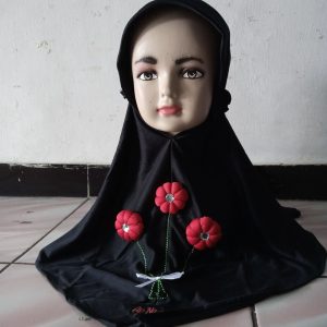 ini adalah Jilbab Anak Kembang Hitam, size: L, material: Jersey, color: black, brand: jilbabkebangbojonegoro, age_group: kids, gender: female