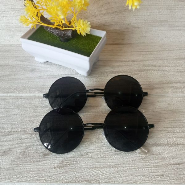 ini adalah kacamata Bulat Gelap, size: L, material: PVC, color: Black, brand: bulatgelapbojonegoro, age_group: all ages, gender: unisex