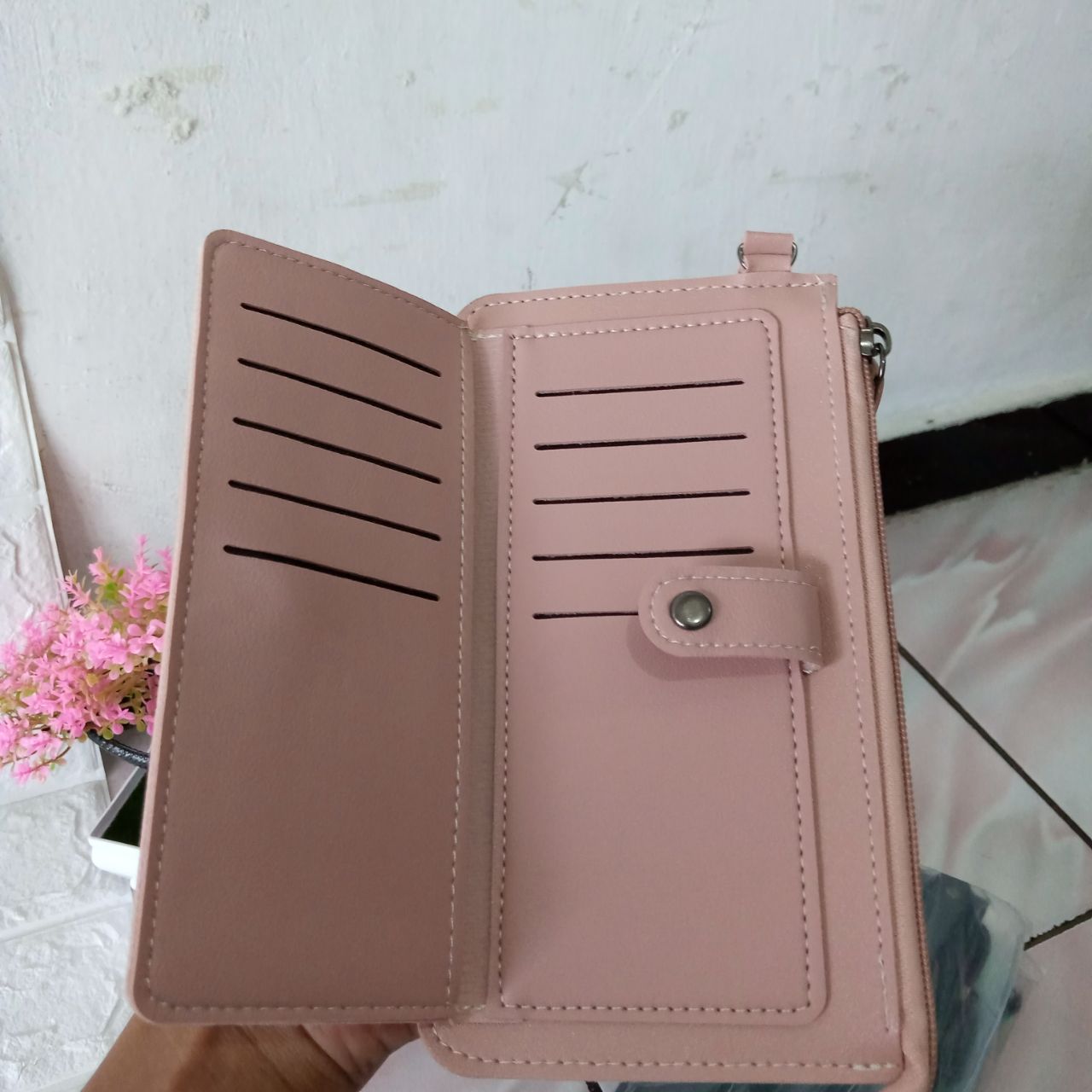 ini adalah Dompet Panjang Letali Pink Muda, size: 21cm x 11.5cm, material: synthetic, color: light pink, brand: Dompetletalibojonegoro, age_group: all ages, gender: female