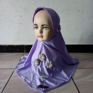 ini adalah Jilbab Anak Kembang Lilac, size: L, material: Jersey, color: purple lilac, brand: jilbabkebangbojonegoro, age_group: kids, gender: female