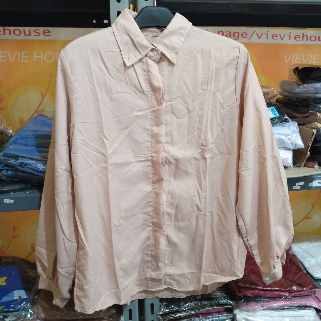 ini adalah Blouse Kira Coksu, size: LD105cm, material: cotton, color: chocholate milk, brand: blousekirabojonegoro, age_group: all ages, gender: female
