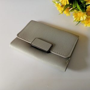 ini adalah Dompet Graf Abu Muda, size: 11.5cm x 9cm, material: synthetic, color: light grey, brand: dompetgrafbojonegoro, age_group: all ages, gender: female