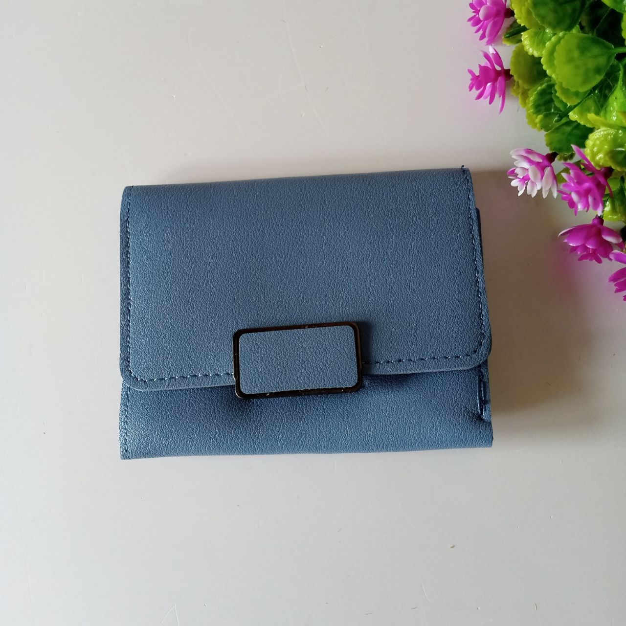 ini adalah Dompet Graf Birmud, size: 11.5cm x 9cm, material: synthetic, color: light blue, brand: dompetgrafbojonegoro, age_group: all ages, gender: female