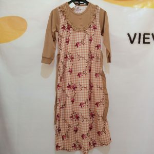 ini adalah Gamis Anak Meta Coksu, size: LD 86cmxPanjang114cm, material: Voxy, color: chocholate milk, brand: Gamismetabojonegoro, age_group: kids, gender: female