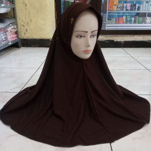 ini adalah Jilbab Serut Sekolah L Coklat Tua, size: L, material: cotton, color: dark chocholate, brand: jilbabsekolahbojonegoro, age_group: all ages, gender: female